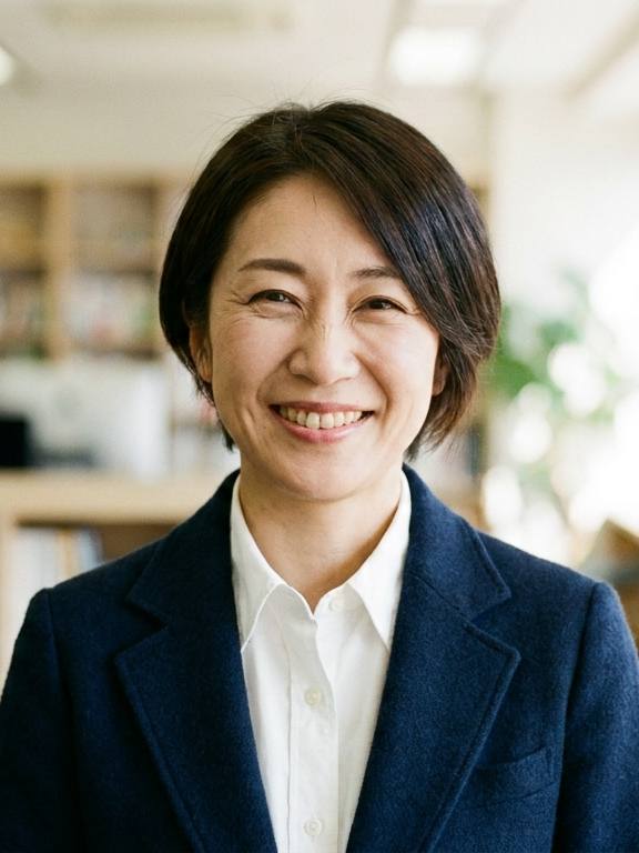 代表行政書士・結城由衣の顔写真